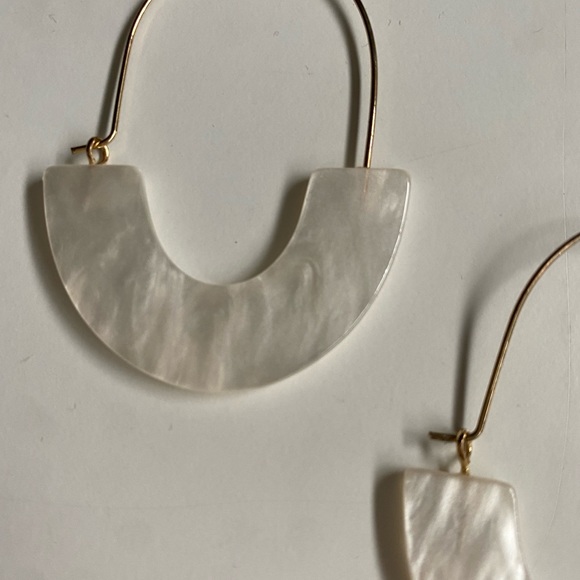 Target earrings. - Picture 4 of 7